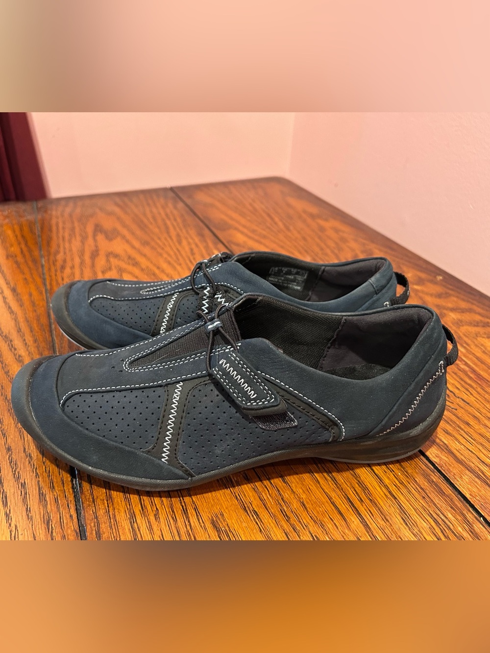 Clarks Privo Women’s Dark Blue Casual Slip-On Sneakers